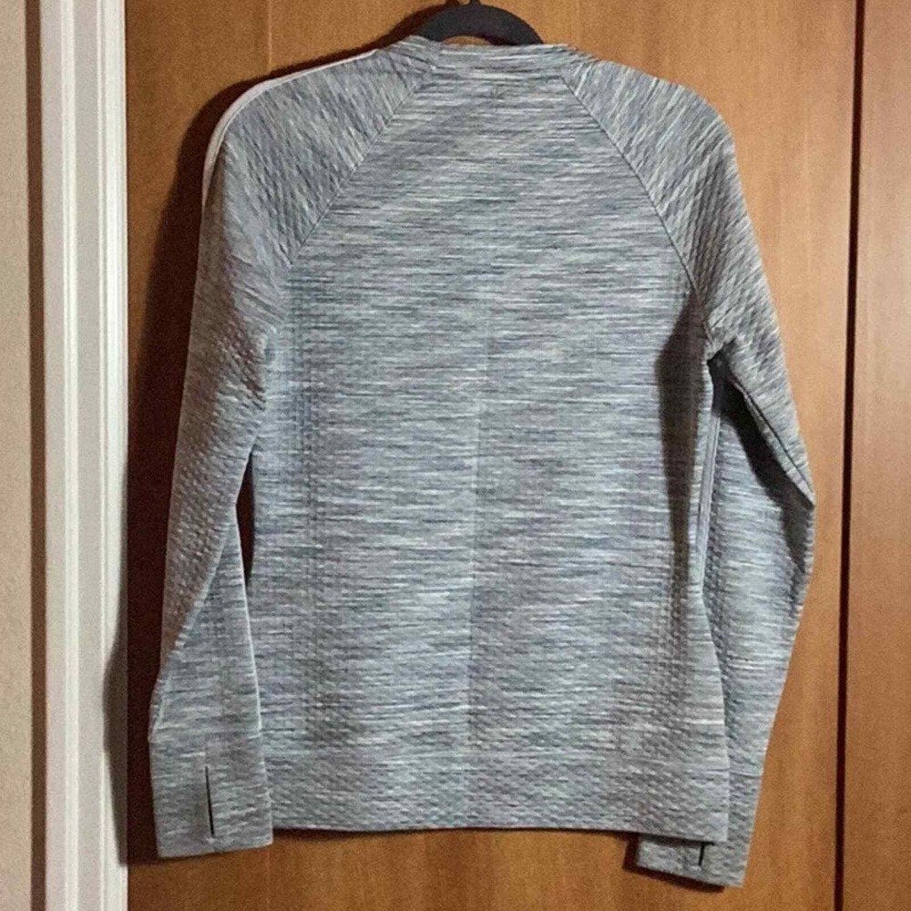 Athleta gray and white crew neck sweatshirt. Size small. - Picture 6 of 12